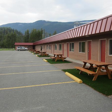 Saddle Mountain Lodge Blue River Exterior photo