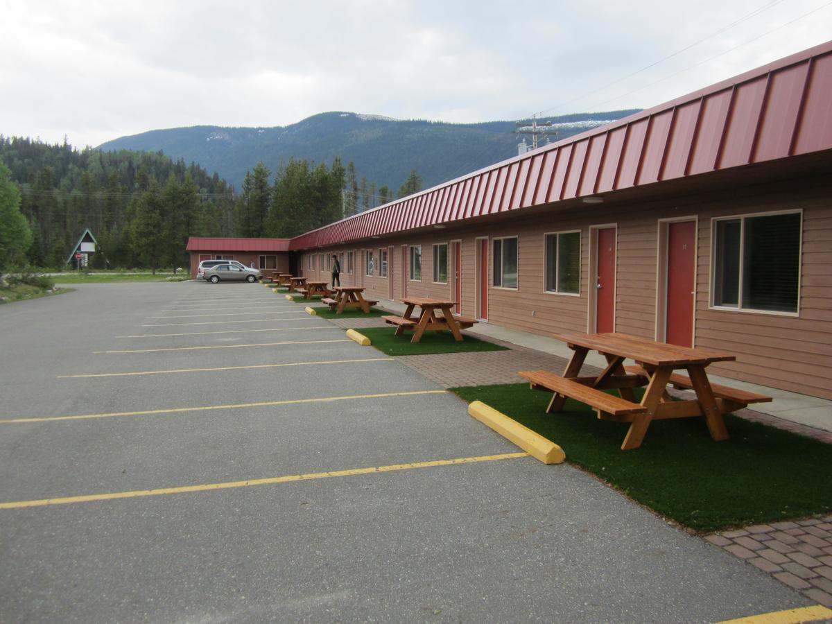 Saddle Mountain Lodge Blue River Exterior photo