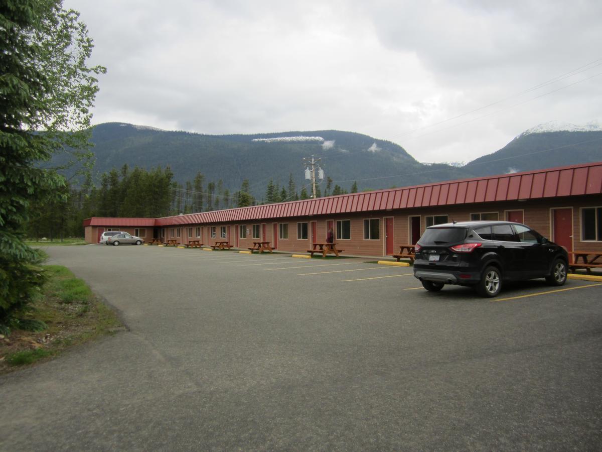 Saddle Mountain Lodge Blue River Exterior photo